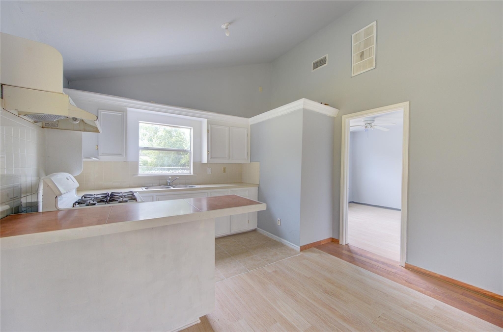 10717 Pillot Street - Photo 8