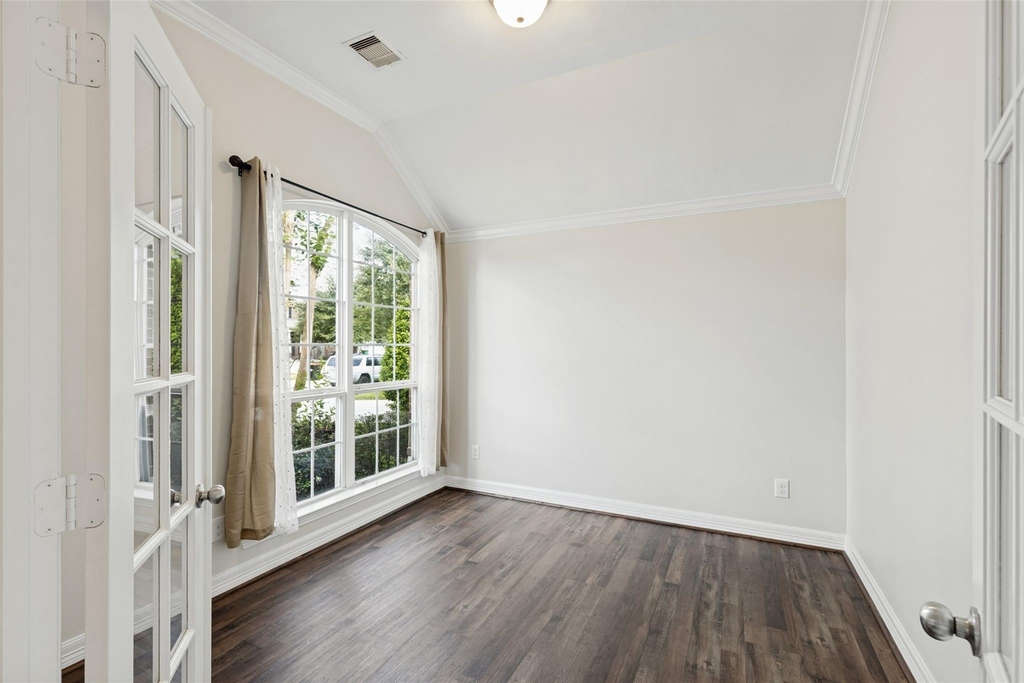 3318 Hardley Meadow Court - Photo 4