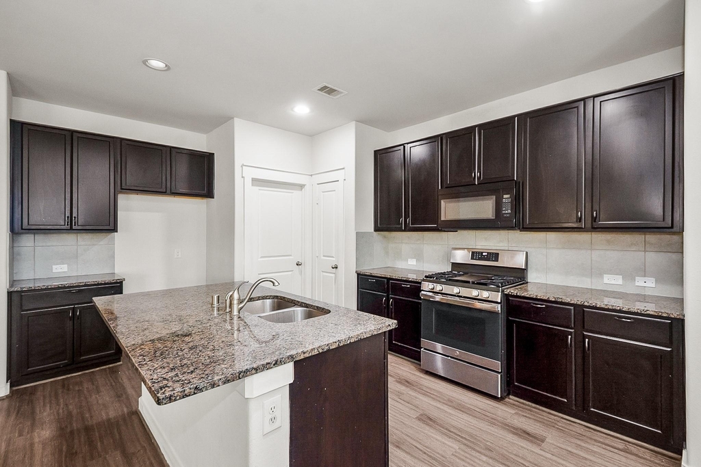 12338 Sabine Point Drive - Photo 7