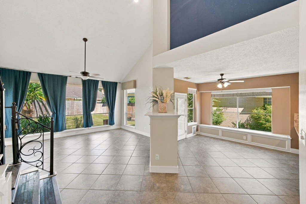 201 Lago Vista Street - Photo 4
