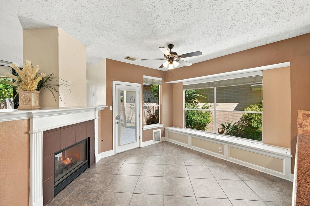 201 Lago Vista Street - Photo 9