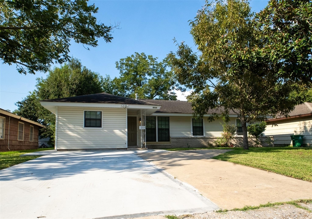 8535 Dillon Street - Photo 2