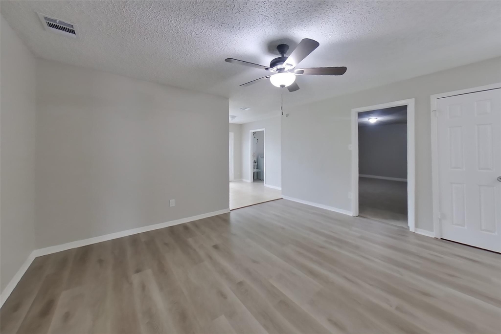 15910 Willmore Lane - Photo 4