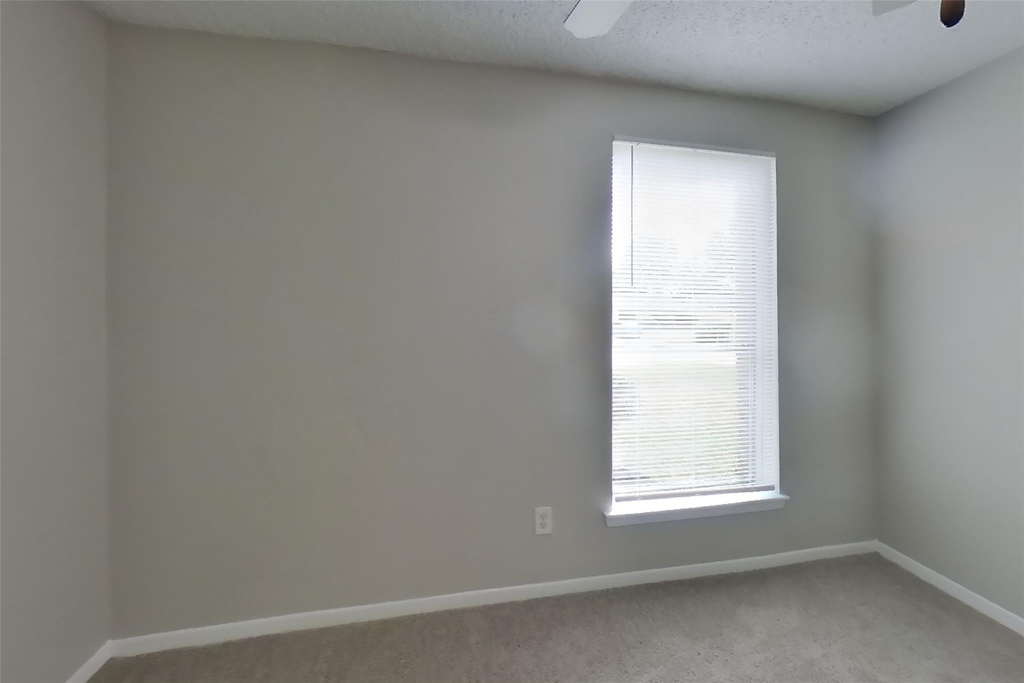 15910 Willmore Lane - Photo 10