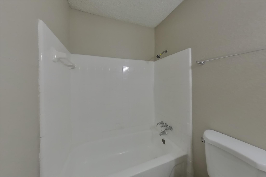 15910 Willmore Lane - Photo 14