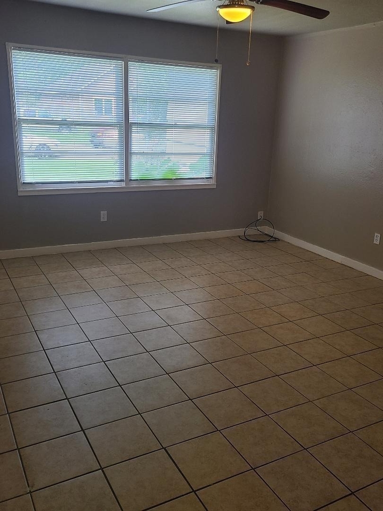 5018 Willow Glen Drive - Photo 3