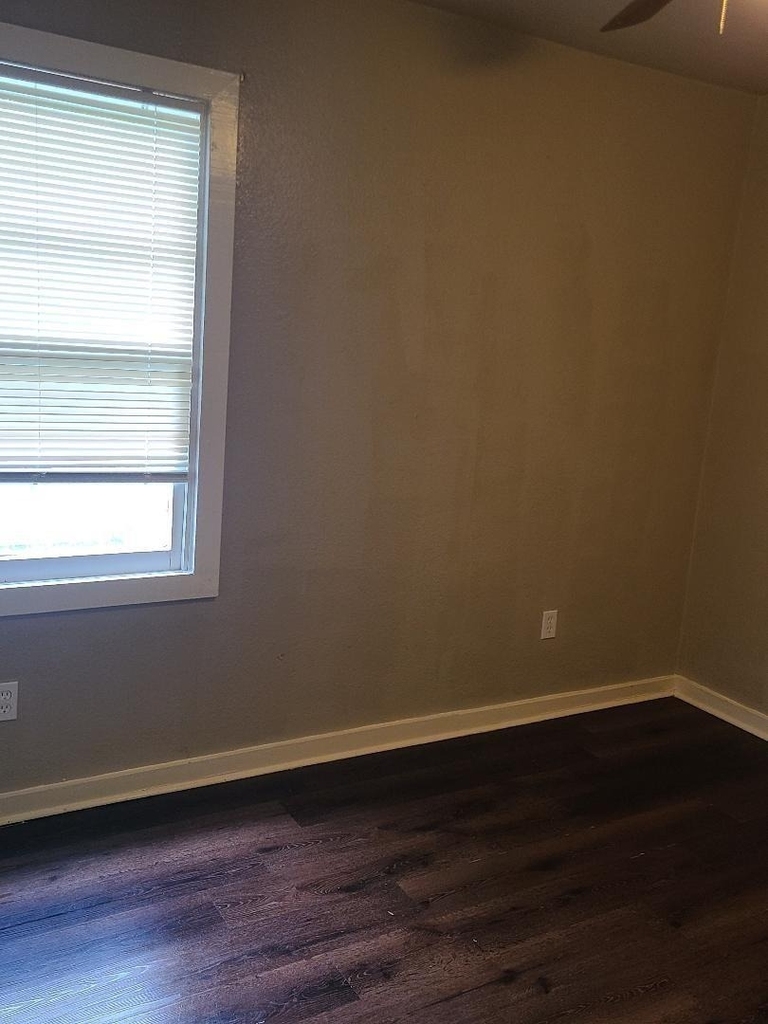 5018 Willow Glen Drive - Photo 9