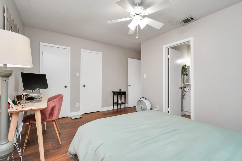 6111 Beverly Hill Street - Photo 16
