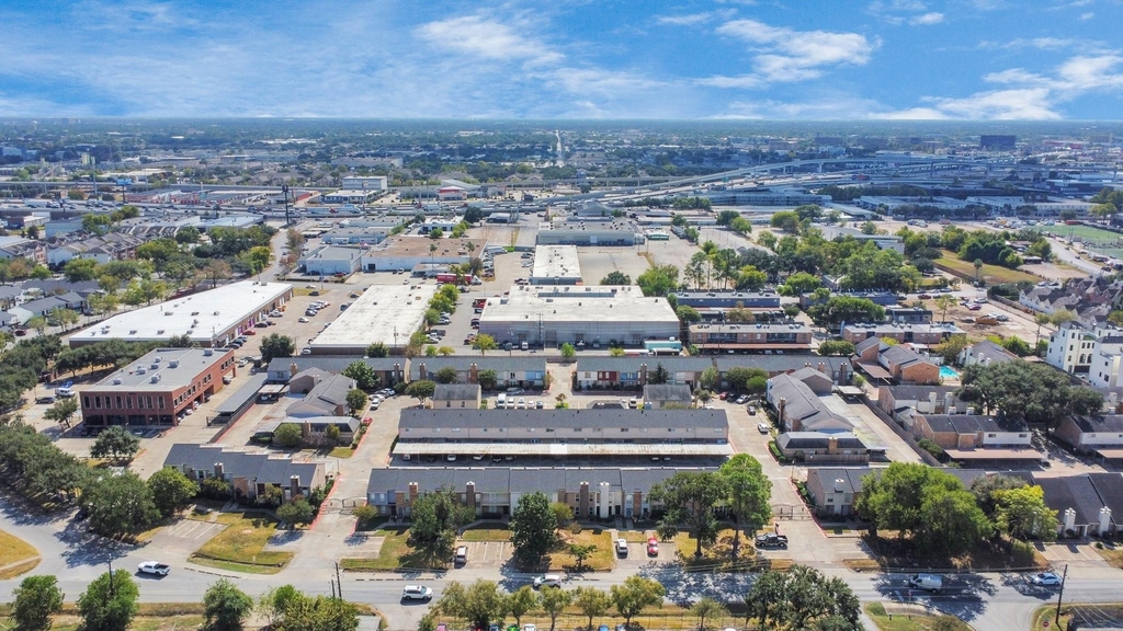 6111 Beverly Hill Street - Photo 32
