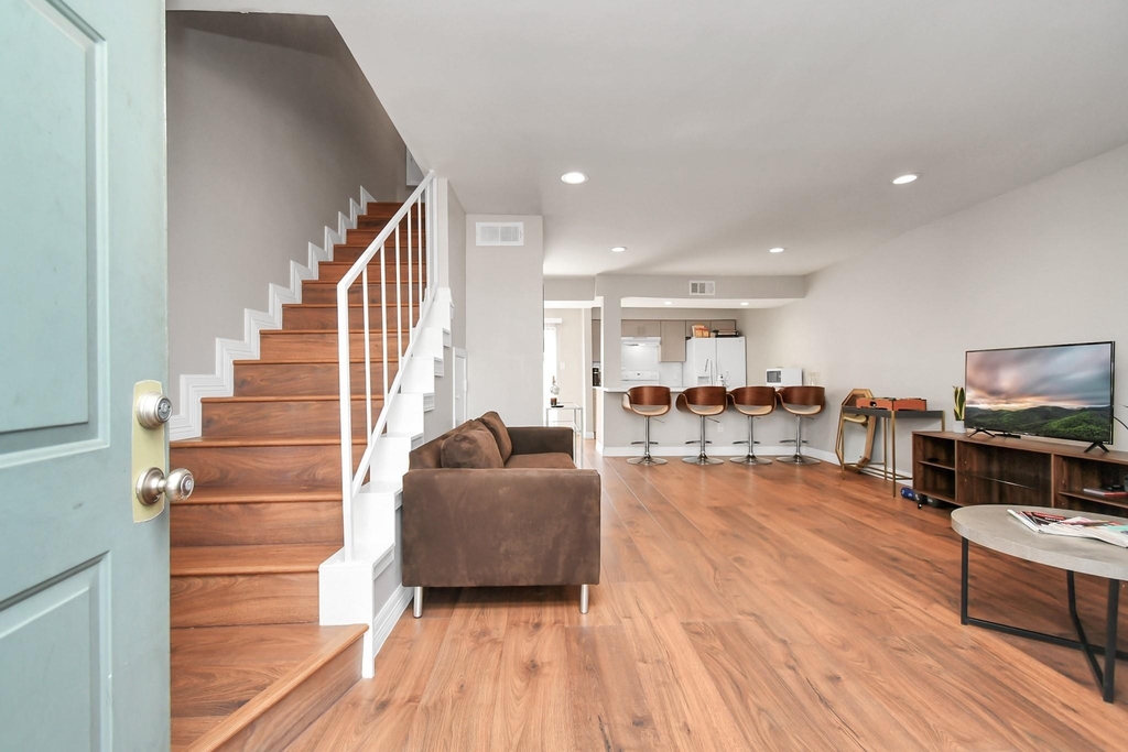 6111 Beverly Hill Street - Photo 2