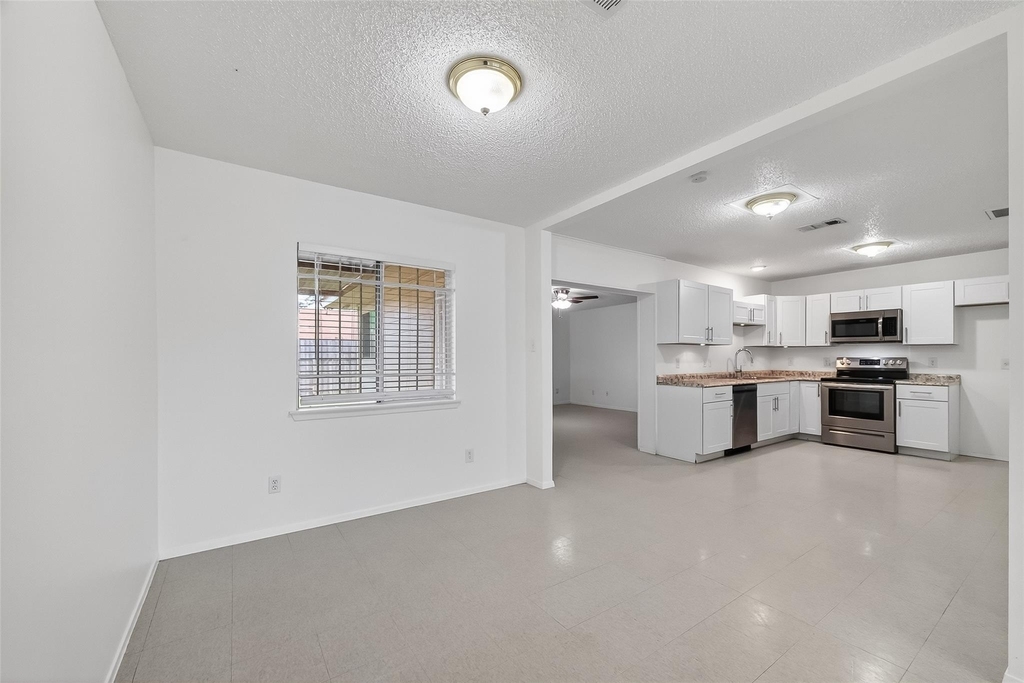 15022 Chipman Lane - Photo 13