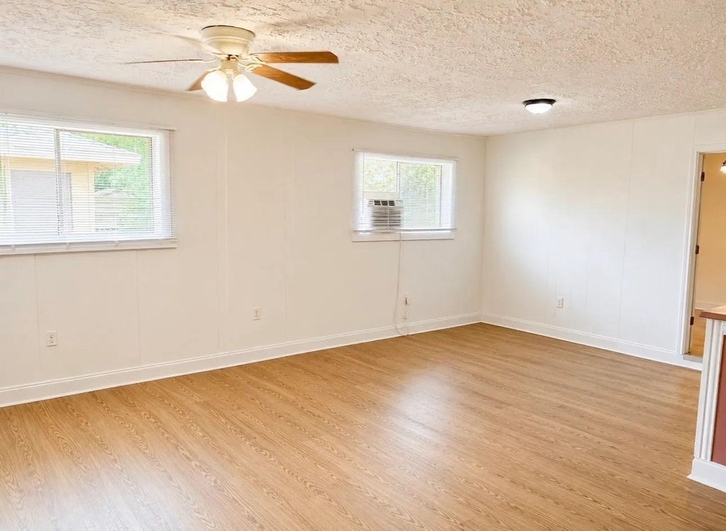 5526 Stonewall Street - Photo 4