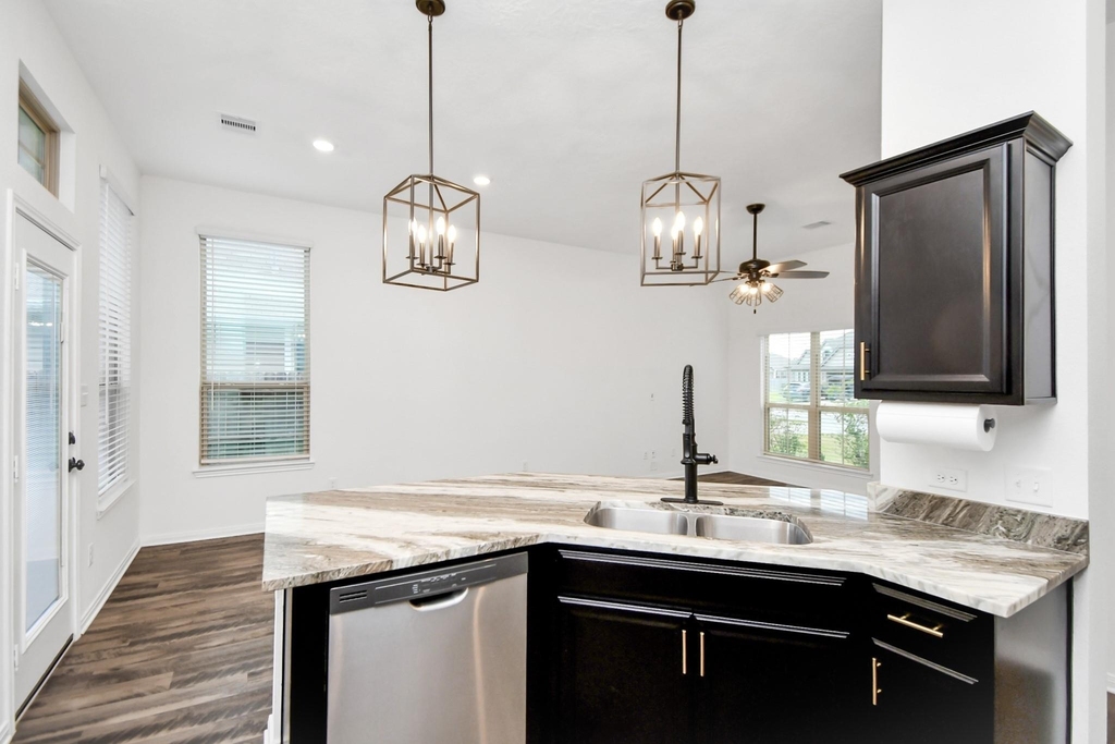 282 Brocks Lane - Photo 8