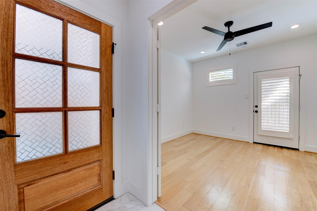 10910 Fire Creek Drive - Photo 4