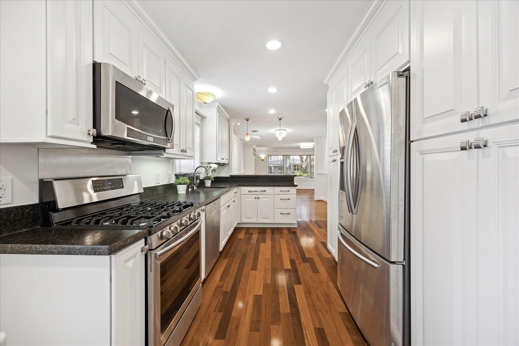 3227 Castlewood Street - Photo 1