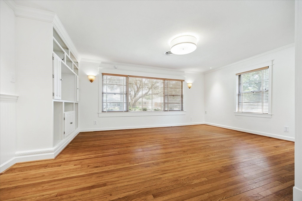 3227 Castlewood Street - Photo 3