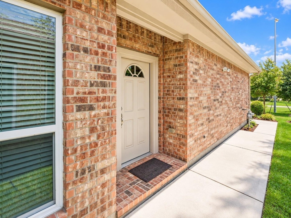 517 N 6th Street - Photo 2