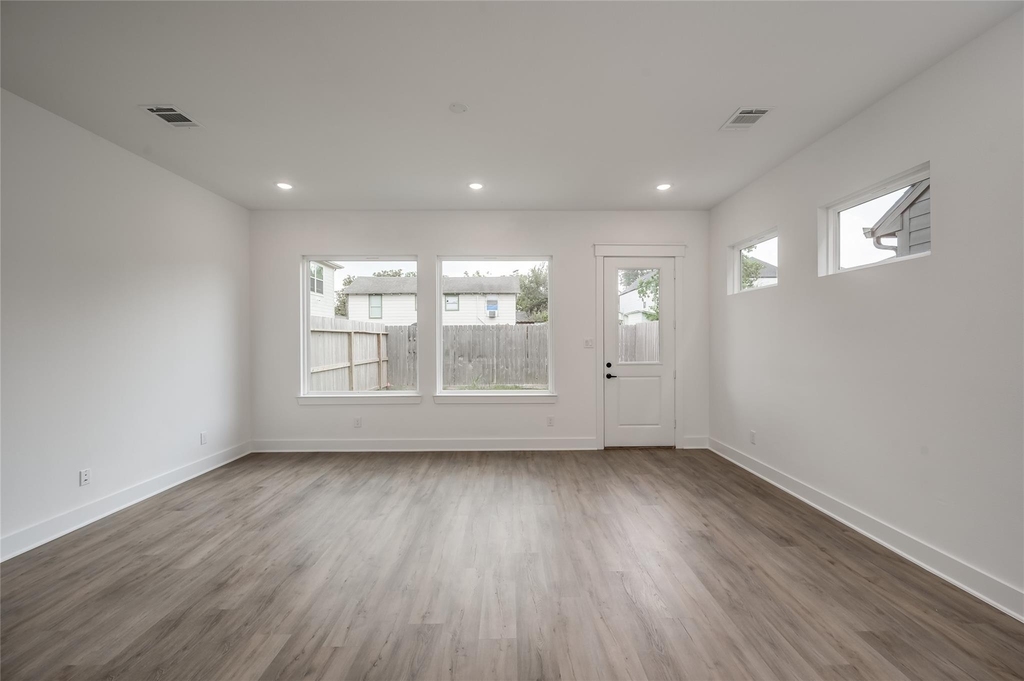 4605 Terry Street - Photo 6