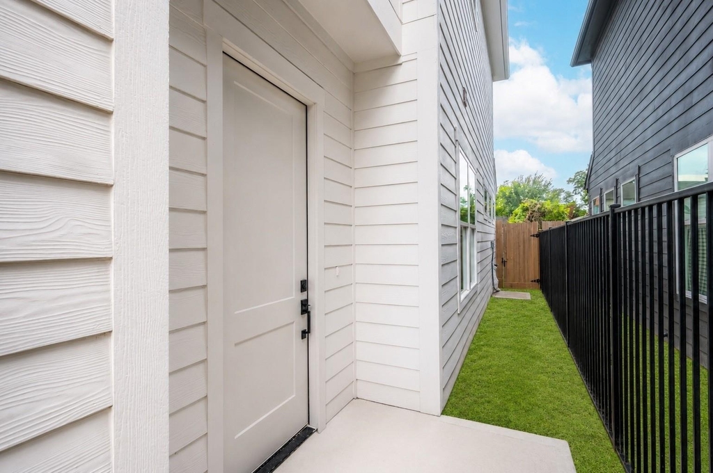 4605 Terry Street - Photo 1