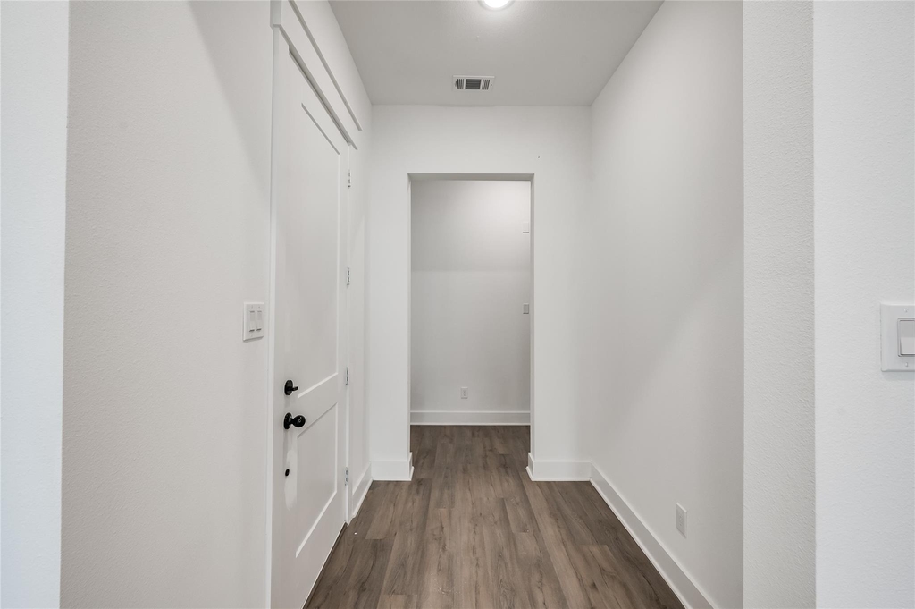 4605 Terry Street - Photo 2
