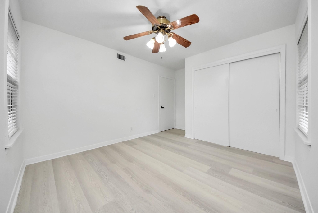 9610 Westview Drive - Photo 11