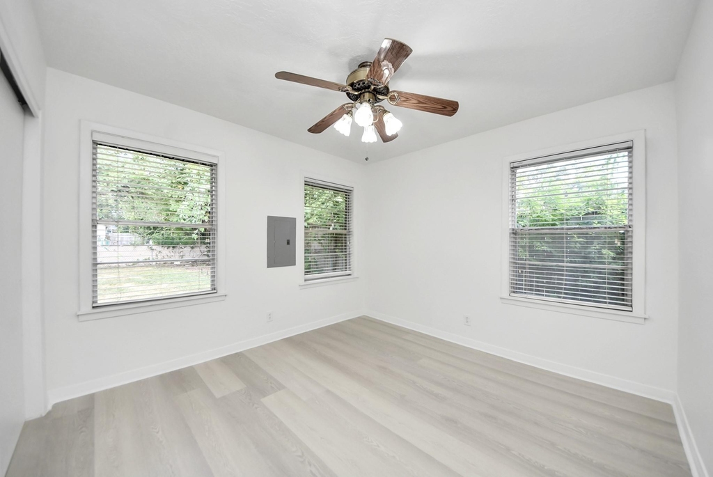 9610 Westview Drive - Photo 31