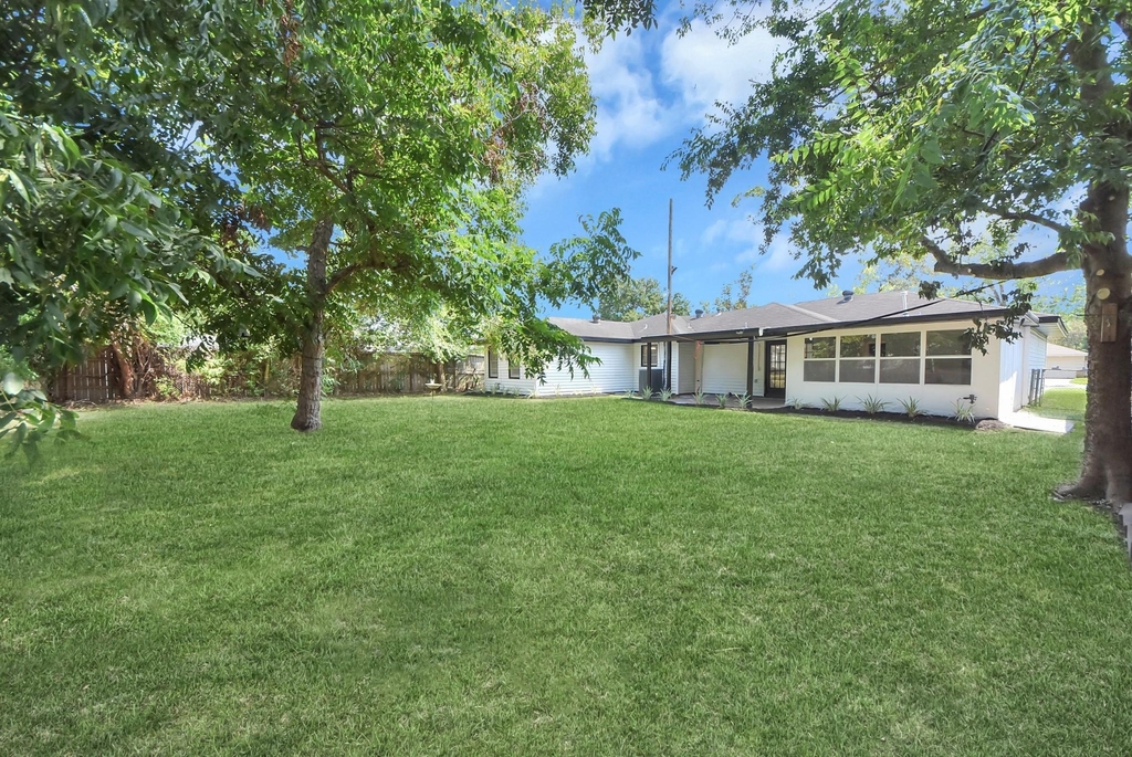 9610 Westview Drive - Photo 37