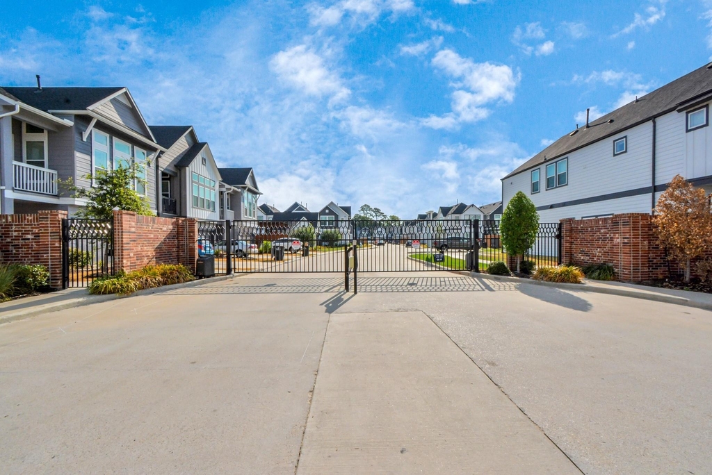 705 Strawberry Pines Court - Photo 45