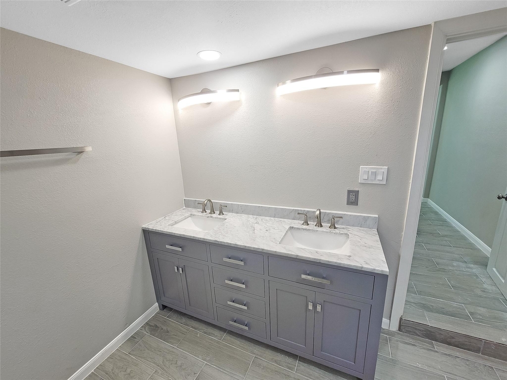 121 Wisteria Street - Photo 12