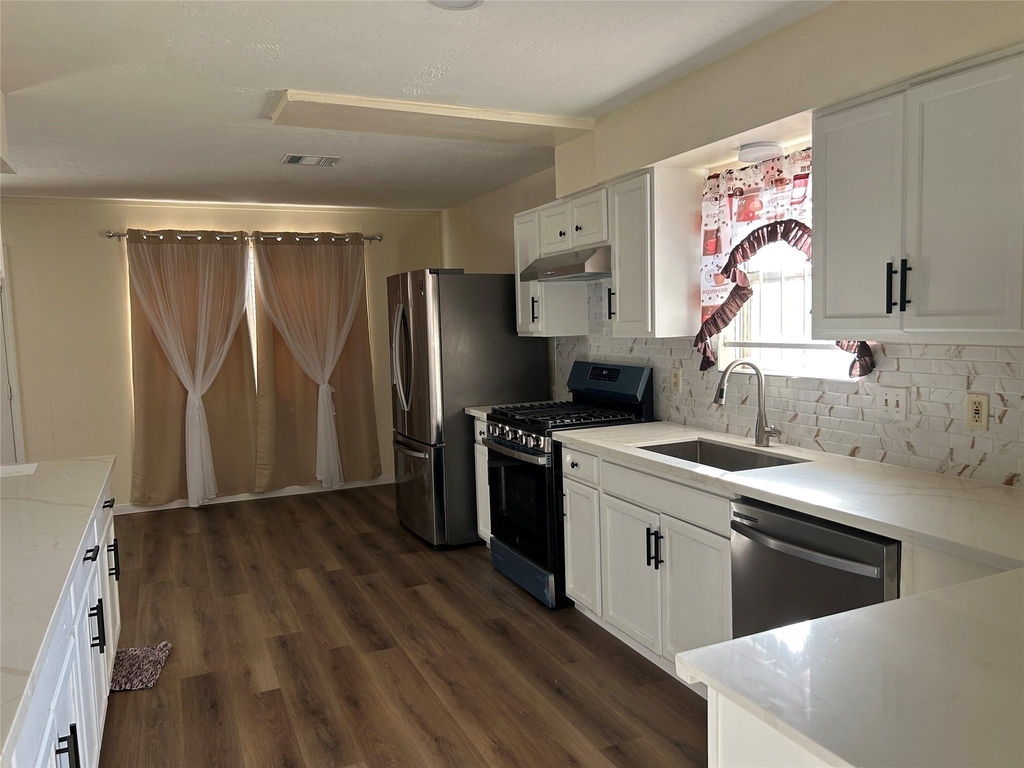 11419 Stancliff Road - Photo 2