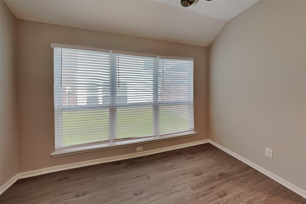 9909 Climbing Tree Street - Photo 5