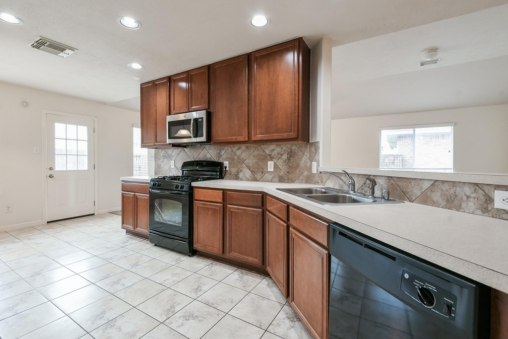 8334 Loetsch Ridge Way - Photo 5
