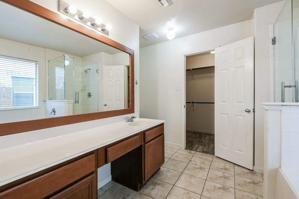 8334 Loetsch Ridge Way - Photo 12