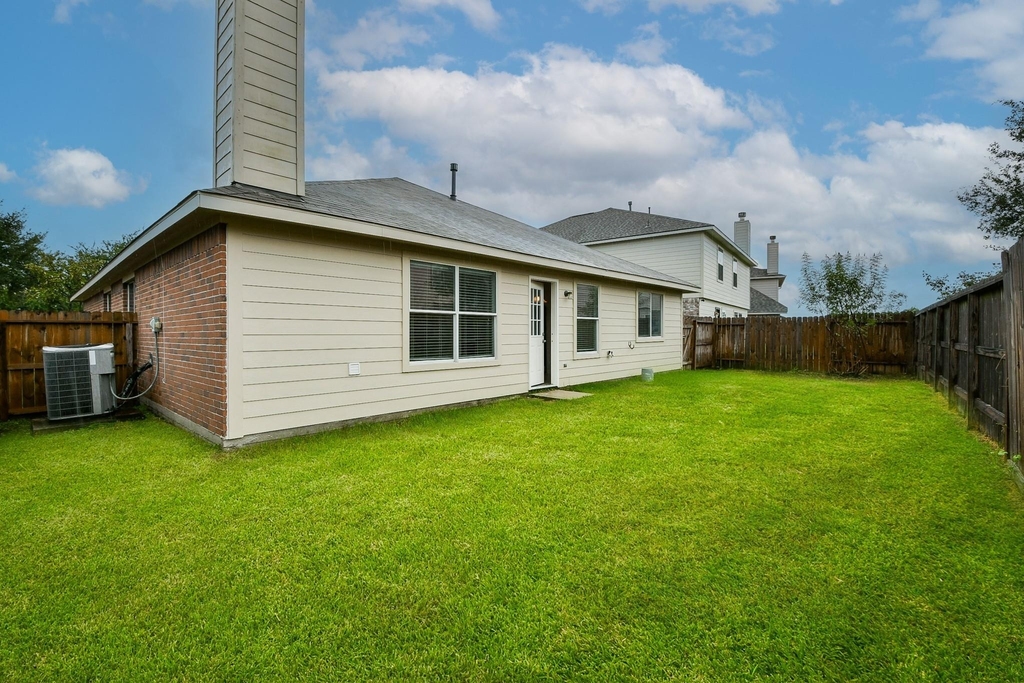 8334 Loetsch Ridge Way - Photo 26