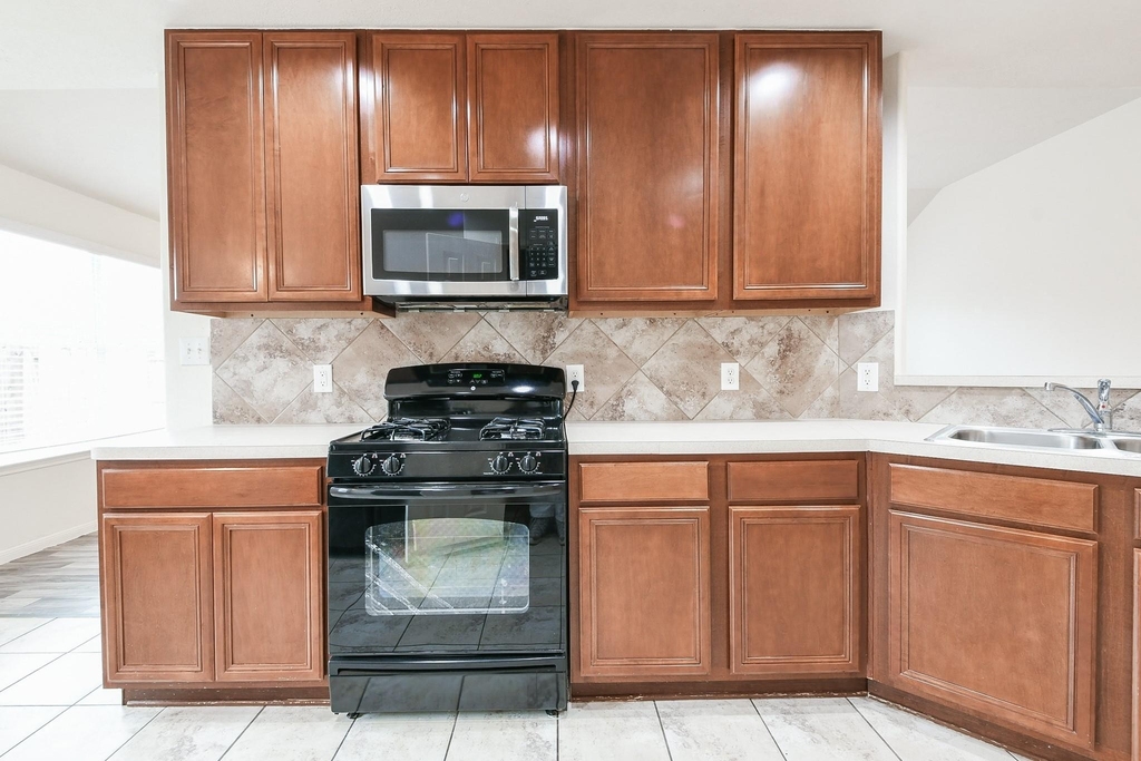 8334 Loetsch Ridge Way - Photo 6