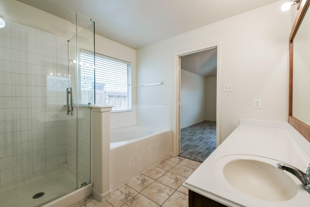 8334 Loetsch Ridge Way - Photo 15