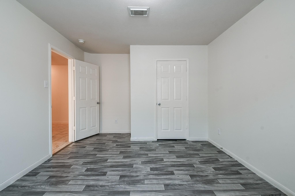 8334 Loetsch Ridge Way - Photo 22