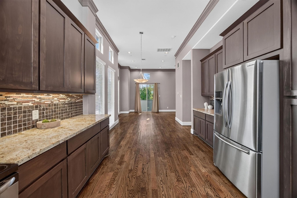 2307 Camden Drive - Photo 8
