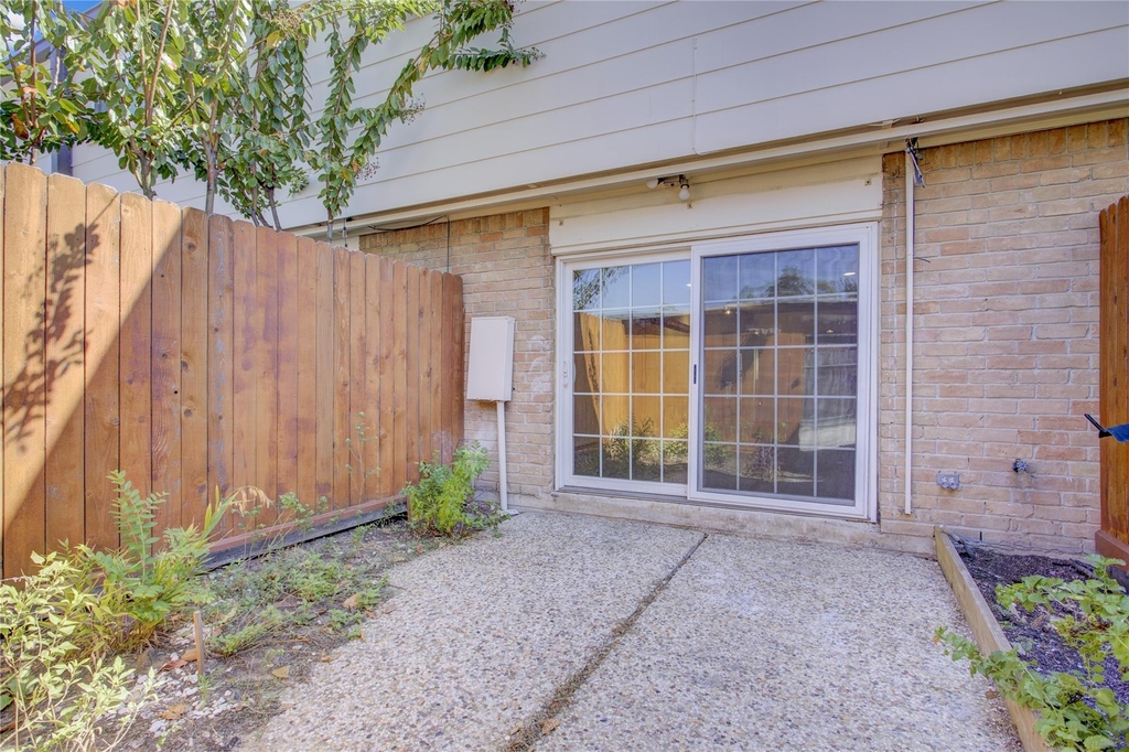 385 N Post Oak Lane - Photo 15