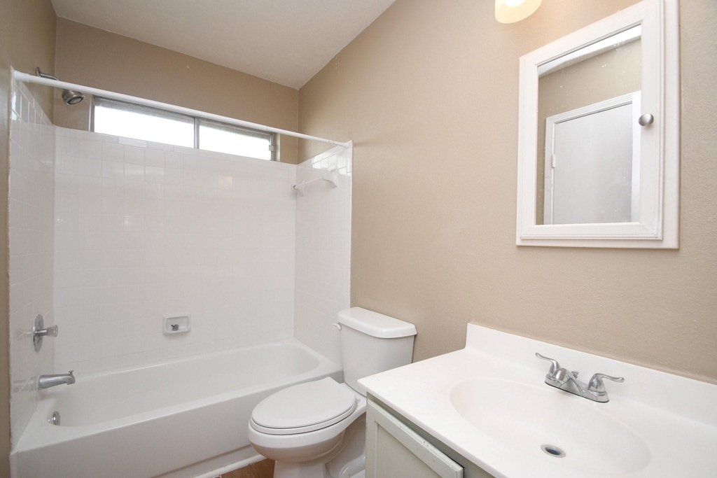 2411 Country Place Drive - Photo 13