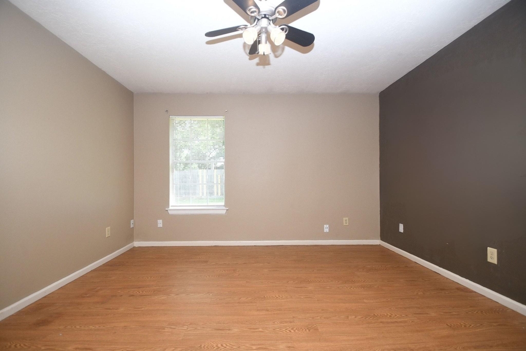 2411 Country Place Drive - Photo 18