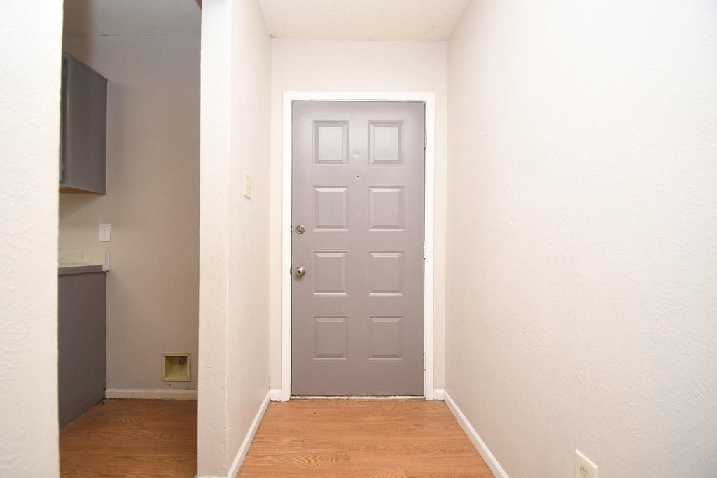 2411 Country Place Drive - Photo 3