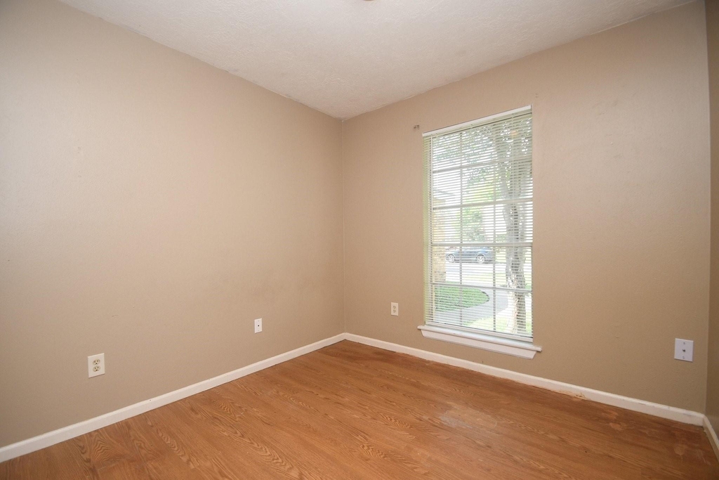 2411 Country Place Drive - Photo 12