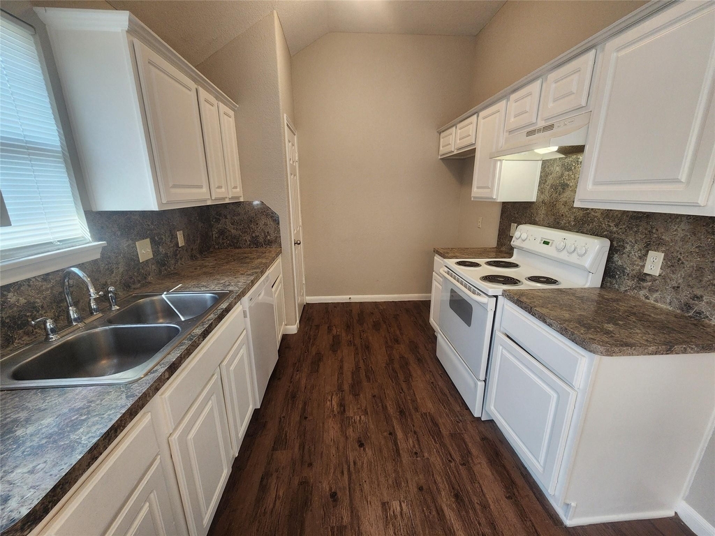 16396 Danika Oak Drive - Photo 10