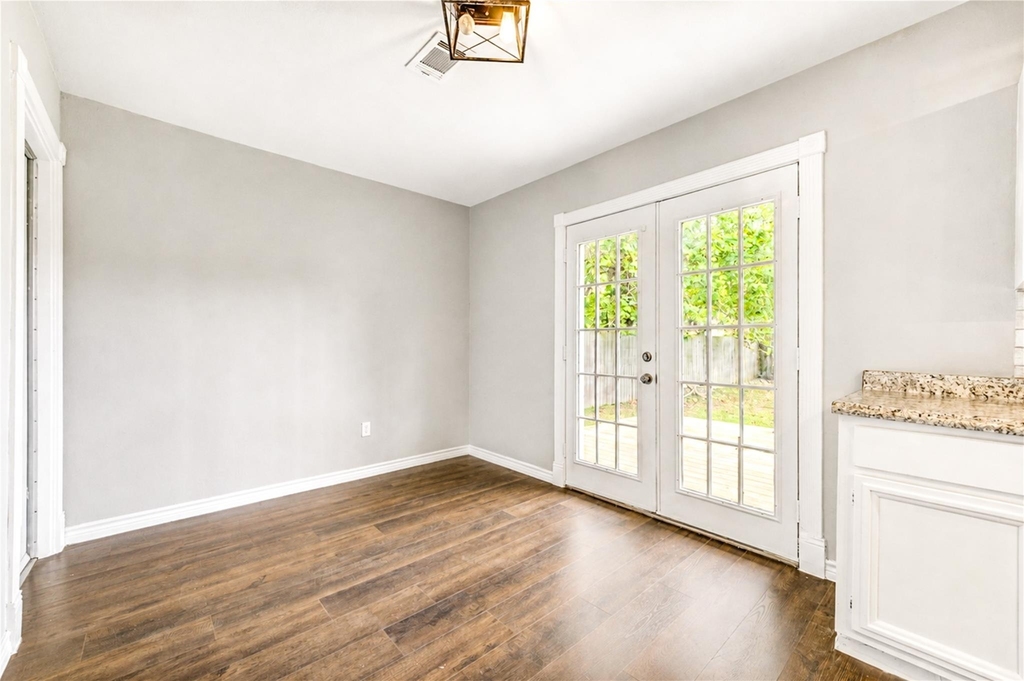 2614 7th Avenue N - Photo 21
