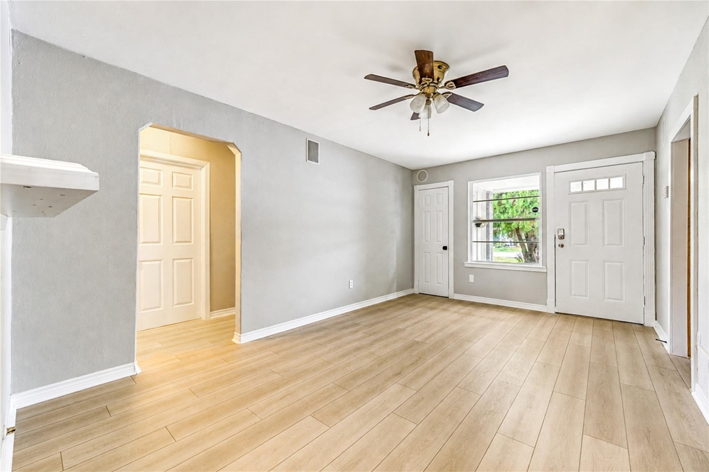2614 7th Avenue N - Photo 6