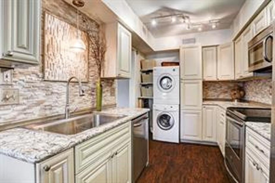 351 N Post Oak Lane - Photo 4