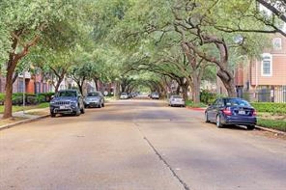 351 N Post Oak Lane - Photo 18