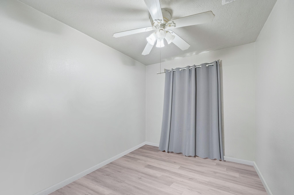 19419 Lake Hollow Lane - Photo 20