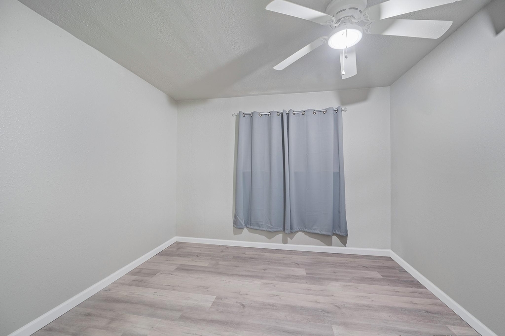 19419 Lake Hollow Lane - Photo 18